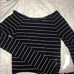 Brandy Melville cropped long sleeved top